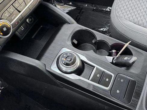 Used 2020 Ford Escape SE image 15