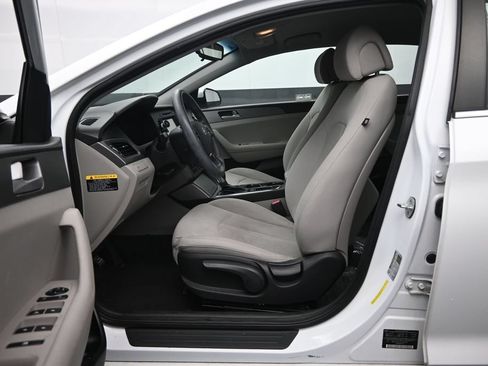 Used 2016 Hyundai Sonata SE FWD image 23