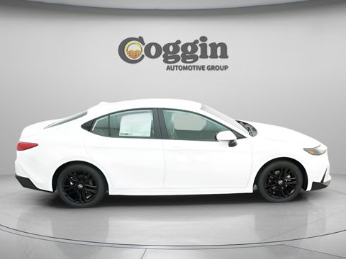 New 2026 Toyota Camry SE image 23