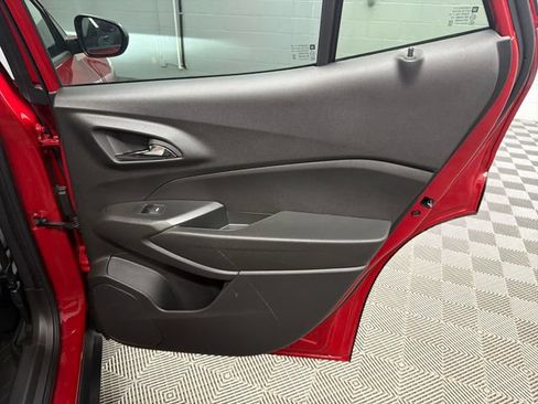 Used 2026 Chevrolet Trax RS w/ Sunroof Package FWD image 15