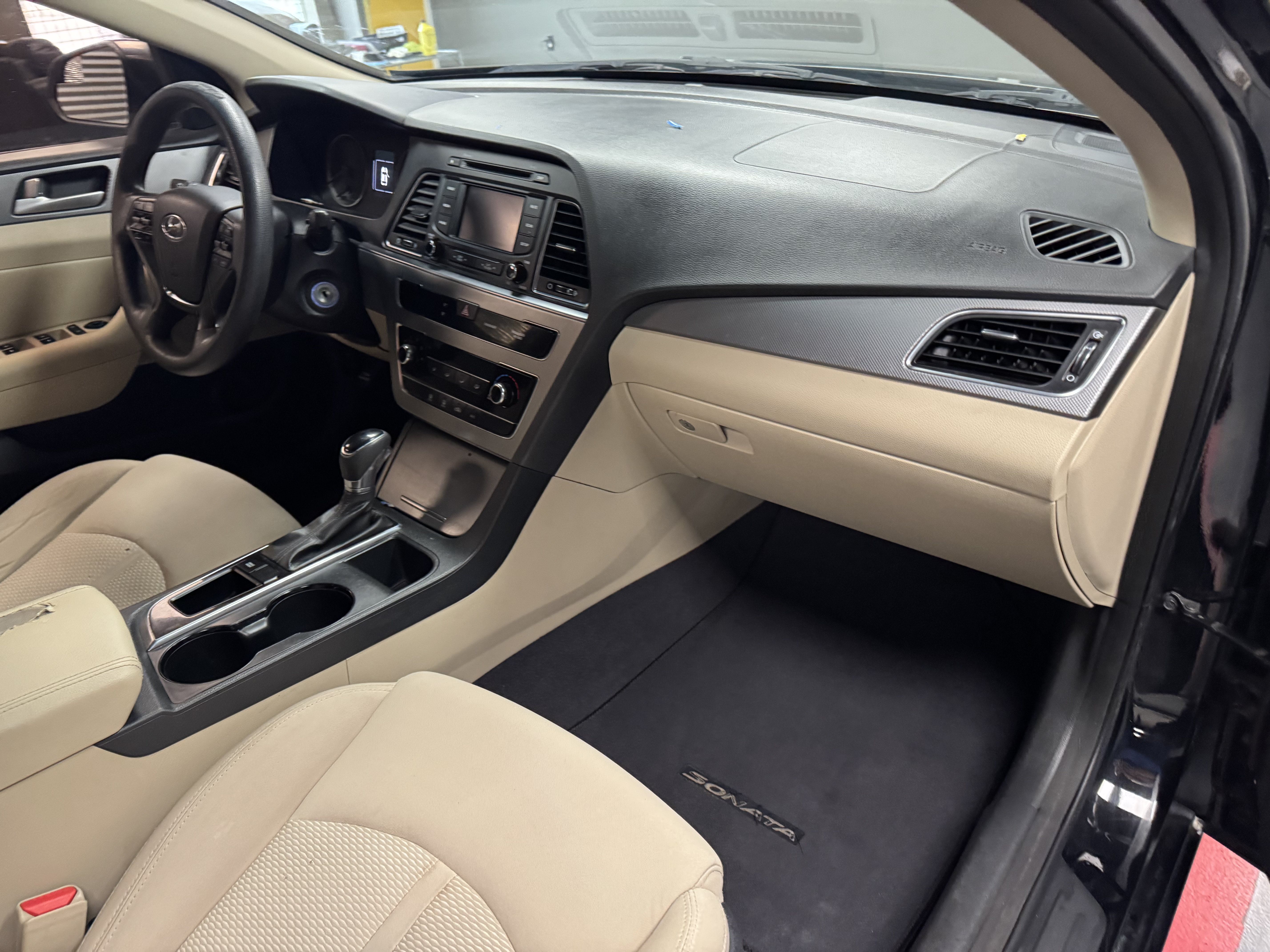 Used 2015 Hyundai Sonata SE w/ Option Group 09 FWD image 12