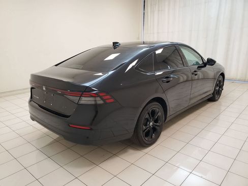 Certified 2025 Honda Accord SE image 27