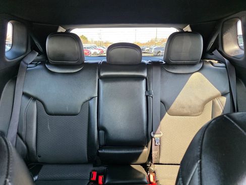 Used 2023 Jeep Compass Altitude image 28