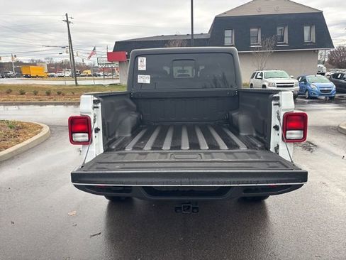 Used 2022 Jeep Gladiator Sport image 15