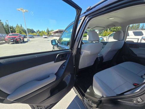Used 2018 Subaru Forester 2.5i w/ Alloy Wheel Package AWD/4WD image 14