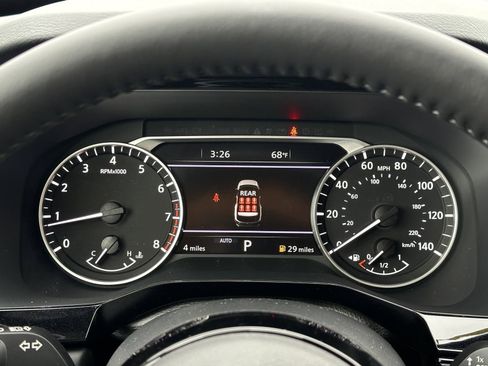 Certified 2025 Nissan Pathfinder SL image 18