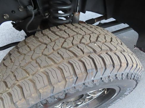 Used 2016 Ford F250 Lariat w/ Lariat Interior Package image 12