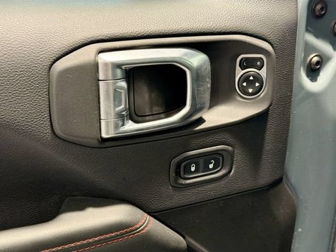 Used 2024 Jeep Gladiator Rubicon AWD/4WD image 16