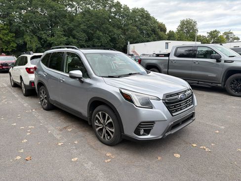 Used 2023 Subaru Forester Limited AWD/4WD image 9