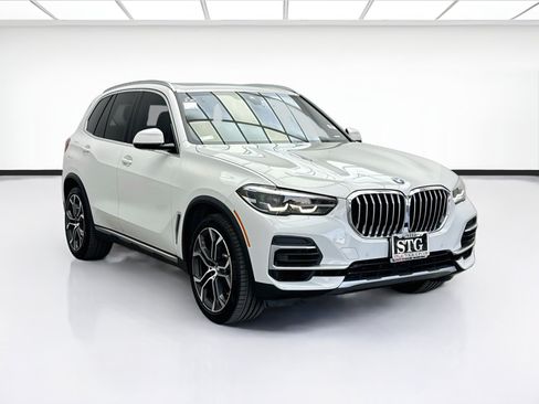 Used 2022 BMW X5 xDrive40i AWD/4WD image 3