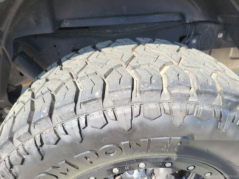 Used 2023 Jeep Gladiator Sport image 12