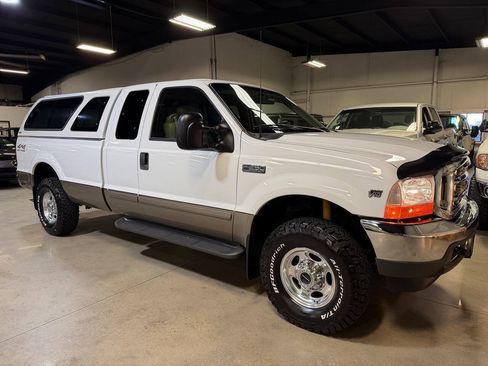 Used 2002 Ford F250 Lariat AWD/4WD image 1