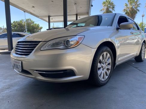 Used 2014 Chrysler 200 LX FWD image 20