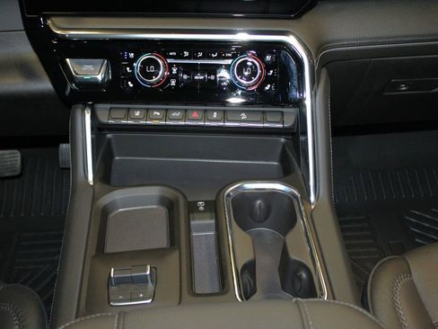 Used 2025 GMC Sierra 2500 Denali image 20