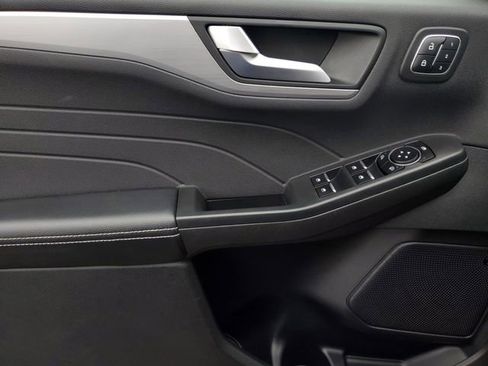 Certified 2023 Ford Escape Platinum w/ Premium Technology Package image 7