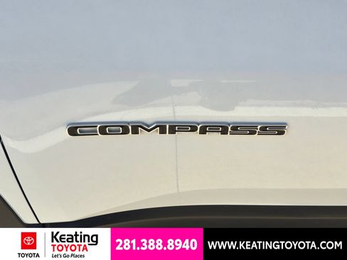 Used 2024 Jeep Compass Latitude AWD/4WD image 15