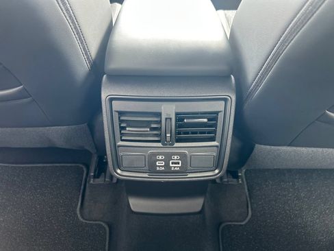 Used 2026 Subaru Forester Premium AWD/4WD image 29