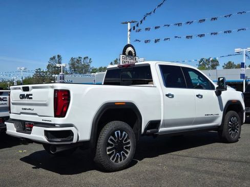 New 2026 GMC Sierra 2500 Denali Ultimate AWD/4WD image 4