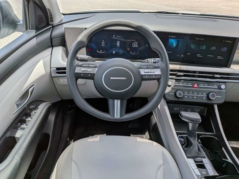 Certified 2026 Hyundai Tucson SE FWD image 16