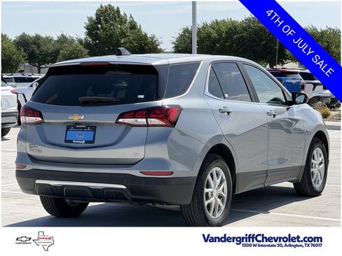 Used 2023 Chevrolet Equinox LT w/ Driver Convenience Package FWD image 4