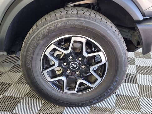 Used 2025 Ford Bronco 4-Door AWD/4WD image 9