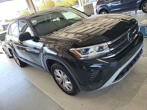 Used 2020 Volkswagen Atlas Cross Sport S image 2