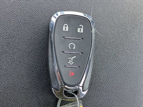 Used 2024 Chevrolet Equinox LT FWD image 30