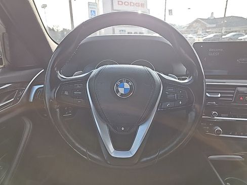 Used 2018 BMW 530i xDrive w/ Premium Package image 23