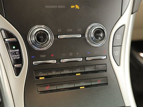 Used 2020 Lincoln Nautilus FWD w/ Equipment Group 101A image 14