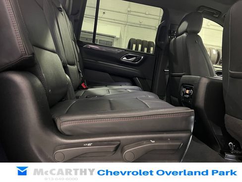 Used 2022 Chevrolet Suburban RST AWD/4WD image 35