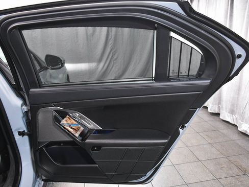 Used 2025 BMW 740i xDrive 740i xDrive image 24