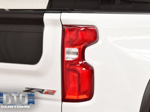 Used 2025 Chevrolet Silverado 1500 ZR2 w/ Technology Package AWD/4WD image 23