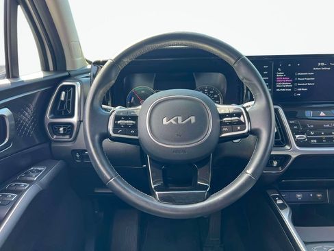 Used 2023 Kia Sorento EX AWD/4WD image 15