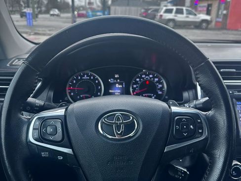 Used 2016 Toyota Camry SE image 12