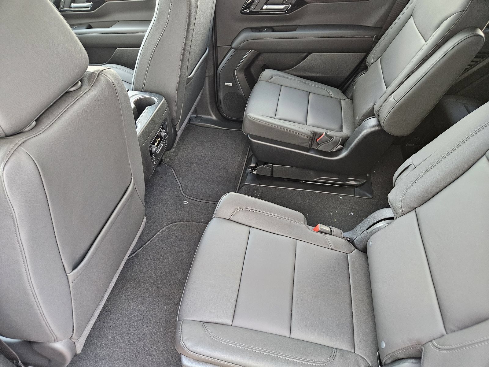 New 2026 Chevrolet Tahoe Z71 w/ Comfort Package AWD/4WD image 28