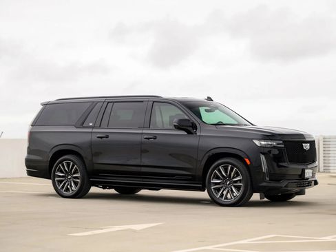 Used 2021 Cadillac Escalade ESV Sport w/ Driver Assist Tech Package AWD/4WD image 6