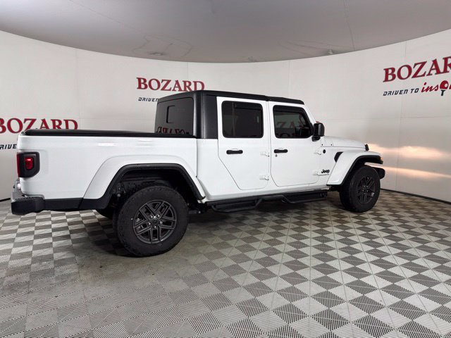 Used 2024 Jeep Gladiator Sport AWD/4WD image 14