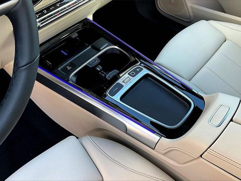 New 2026 Mercedes-Benz GLB 250 4MATIC image 8