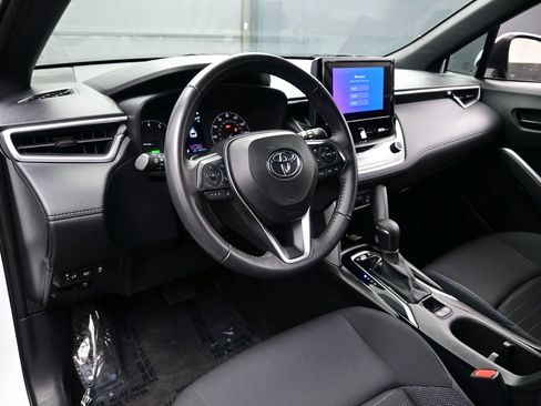 Used 2023 Toyota Corolla Cross AWD Hybrid image 12