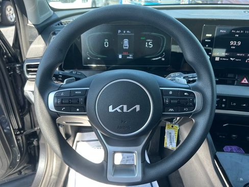 Certified 2023 Kia Sportage LX AWD/4WD image 17