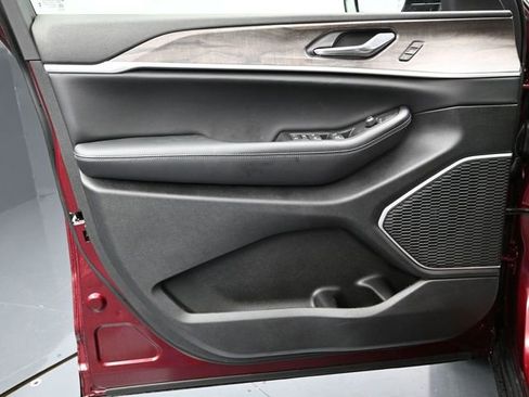 New 2026 Jeep Grand Cherokee Limited image 14