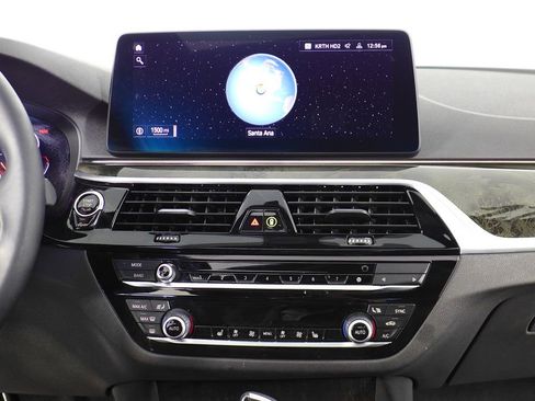 Used 2022 BMW 530i w/ Convenience Package image 25