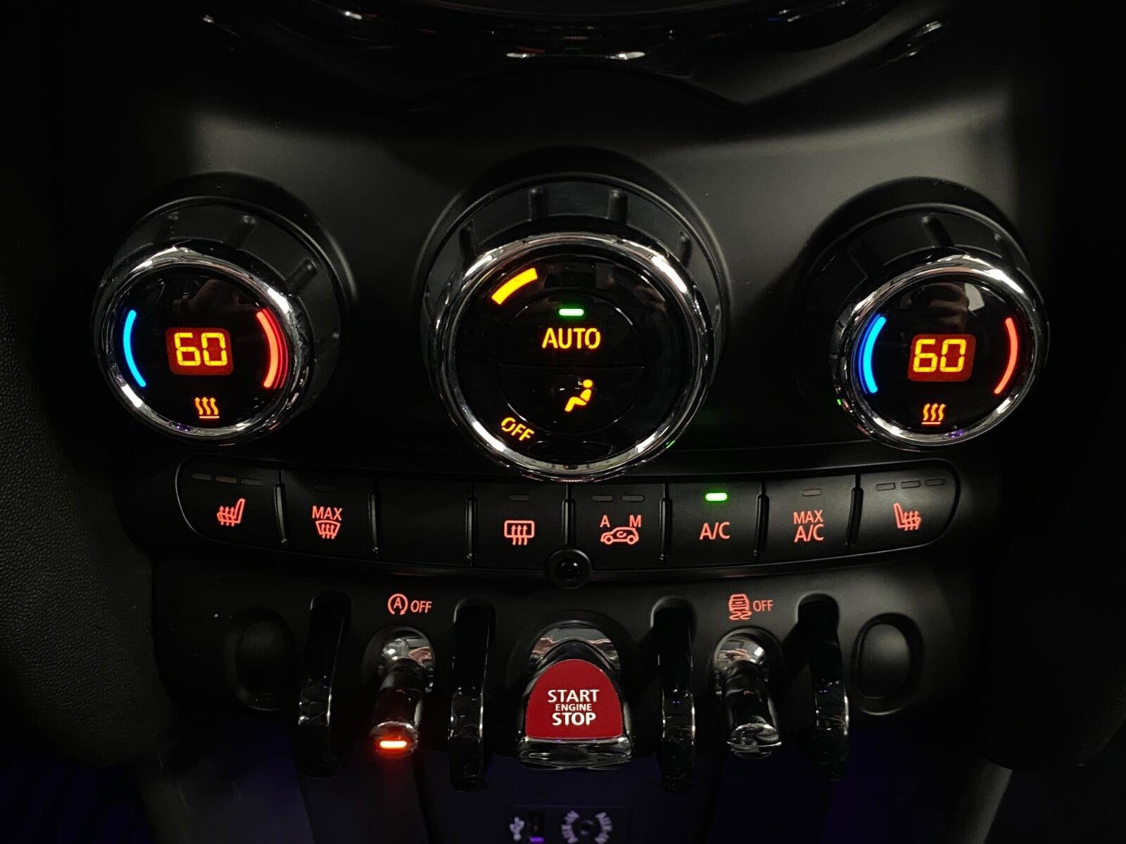 Used 2015 MINI Cooper 4-Door Hardtop FWD image 20