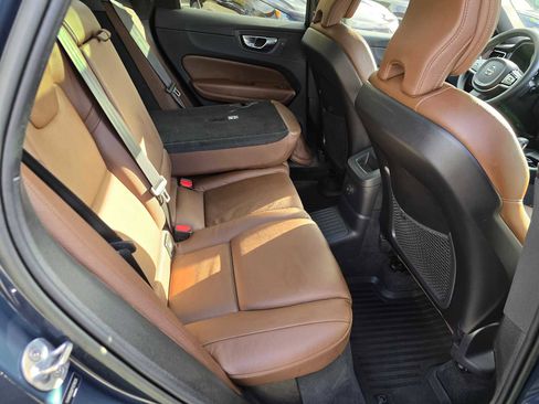 Used 2023 Volvo XC60 T8 Plus image 14