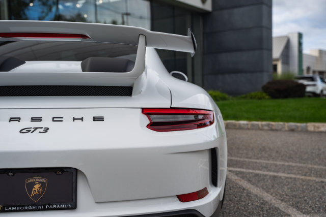 Used 2018 Porsche 911 GT3 RWD image 12