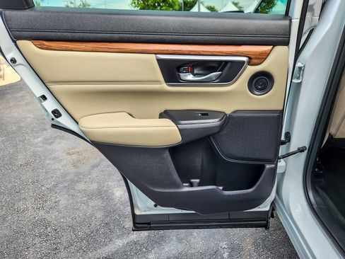 Used 2022 Honda CR-V Touring image 17