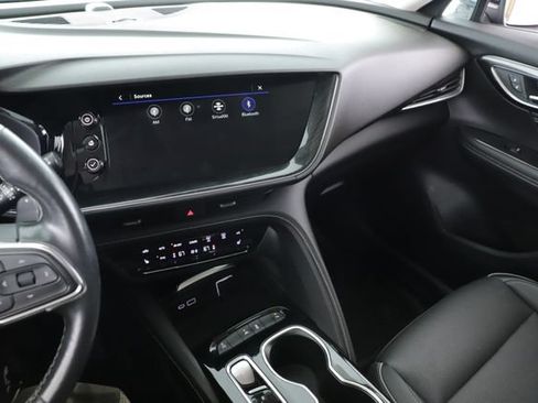 Used 2022 Buick Envision Essence w/ Safety Package FWD image 25