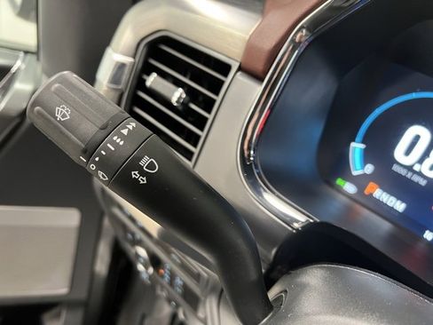 Used 2022 Ford F150 Lariat image 29