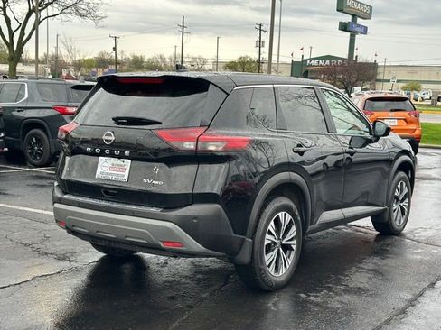 Used 2023 Nissan Rogue SV AWD/4WD image 4