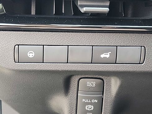 Certified 2025 Nissan Murano SV image 26